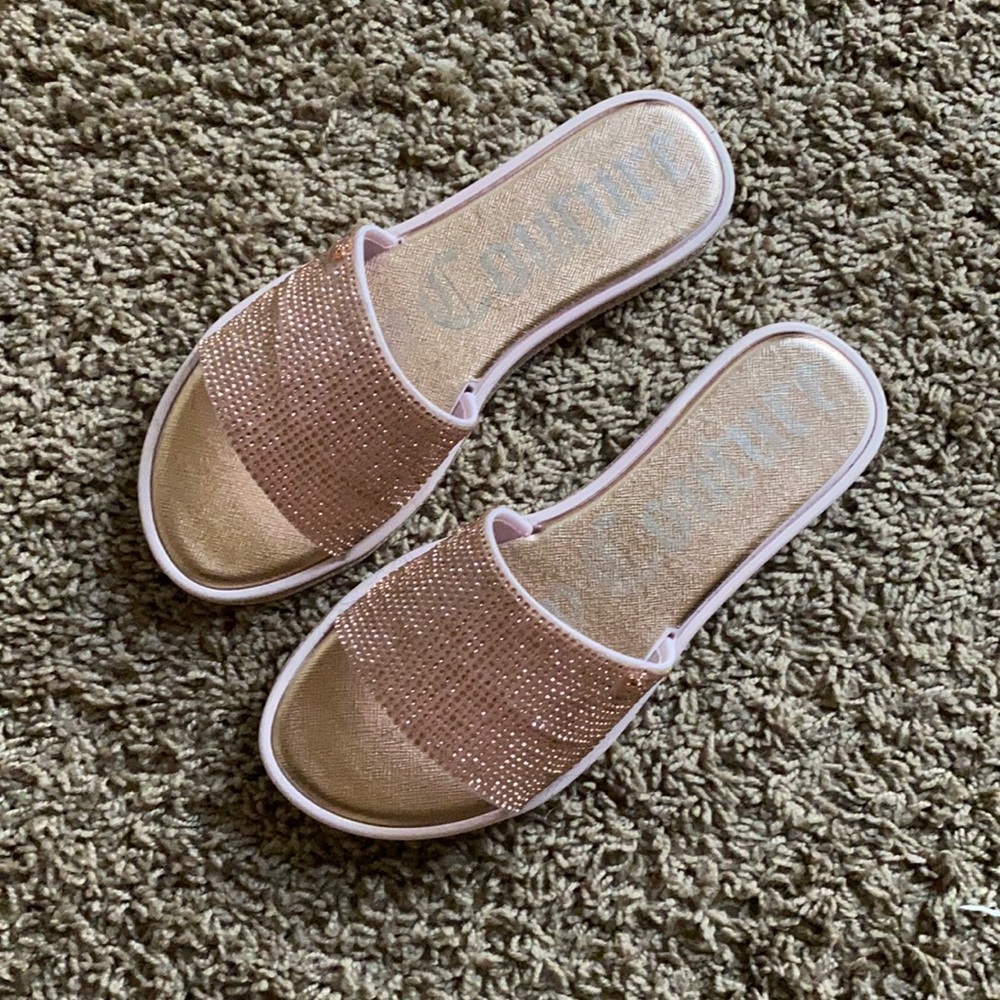 Juicy Couture Women’s Yummy Sandal Slides